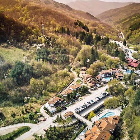 Вълеви Къщи Chiflik Buitenkant foto