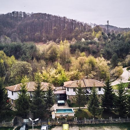 Вълеви Къщи Chiflik Buitenkant foto
